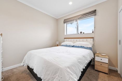 Photo of property in 4 Lewis Younie Road, Kumeu, 0810