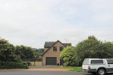 Photo of property in 18 Buttercup Place, Waimauku, 0812