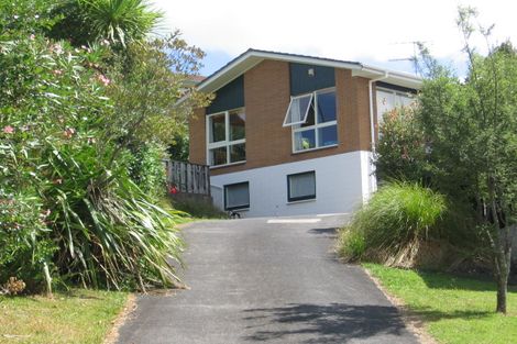 Photo of property in 52 Wyoming Avenue, Murrays Bay, Auckland, 0630
