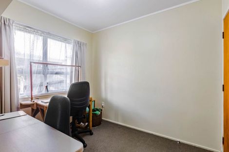 Photo of property in 2/79 Archers Road, Hillcrest, Auckland, 0629