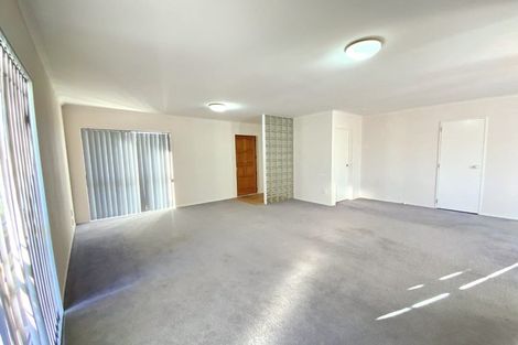 Photo of property in 11 Newbegin Place, Weymouth, Auckland, 2103
