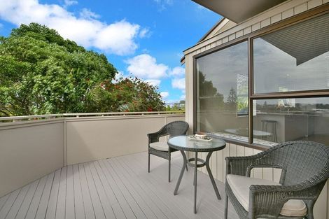 Photo of property in 11 Rosario Crescent, Red Beach, 0932