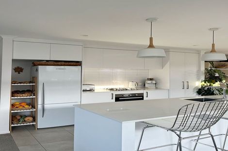 Photo of property in 25 Pioneer Crescent, Omokoroa, 3114