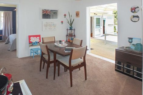 Photo of property in 38 Pratt Avenue, Foxton Beach, Foxton, 4815