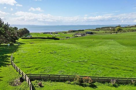 Photo of property in 205 Clarks Beach Road, Clarks Beach, Pukekohe, 2679