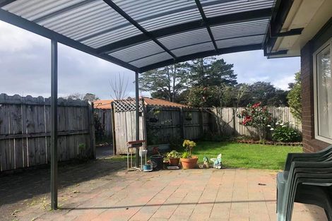 Photo of property in 17 Waimoko Glen, Swanson, Auckland, 0612