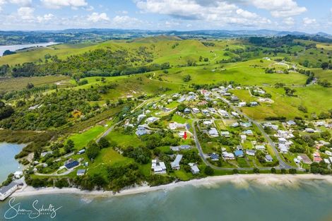 Photo of property in 9 Rigby Street, Whakapirau, 0583