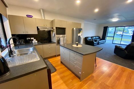 Photo of property in 12 Cossens Street, Balclutha, 9230