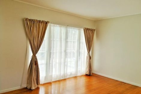 Photo of property in 9 Martin Place, Kelston, Auckland, 0602