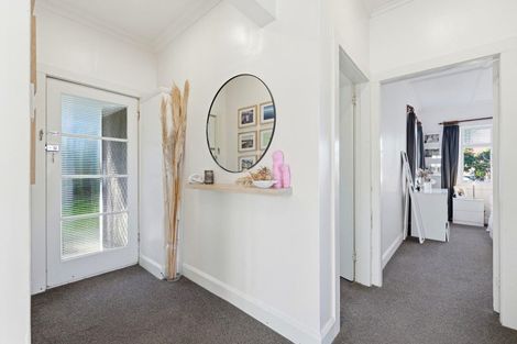 Photo of property in 17 Hutchison Crescent, Durie Hill, Whanganui, 4500