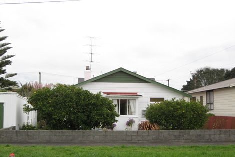 Photo of property in 9 Browne Street, Waitara, 4320