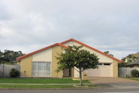 Photo of property in 216 Kilkenny Drive, East Tamaki Heights, Auckland, 2016