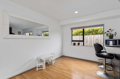 Photo of property in 16 O'sullivan Place, Waiuku, 2123