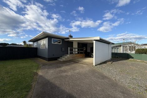 Photo of property in 44 Athenree Road, Athenree, Katikati, 3177