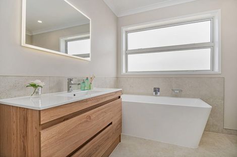 Photo of property in 5 Onerere Drive, Whitianga, 3510