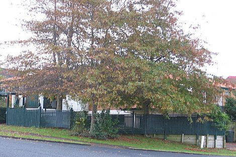 Photo of property in 1/11 Lexington Drive, Botany Downs, Auckland, 2010