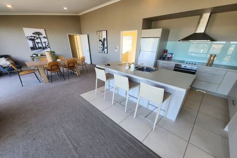 Photo of property in 6 Redcliffs View Lane, Redcliffs, Christchurch, 8081