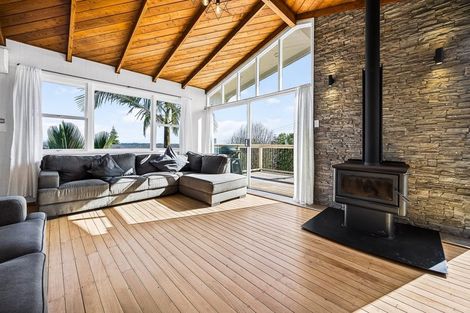 Photo of property in 99 Sunnyside Road, Sunnyvale, Auckland, 0612