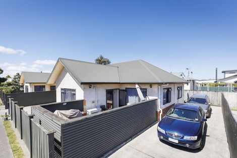 Photo of property in 28 Vogel Street, Roslyn, Palmerston North, 4414