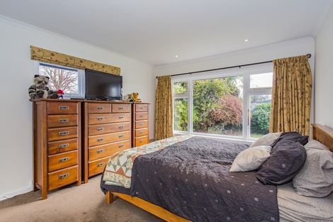 Photo of property in 4 Hampton Place, Burnside, Christchurch, 8053