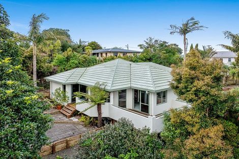 Photo of property in 2/67 Arran Road, Browns Bay, Auckland, 0630