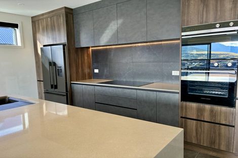 Photo of property in 141 Spur Ridge Rise, Jacks Point, 9371