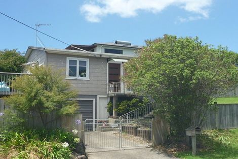 Photo of property in 77 Elliston Crescent, Stanmore Bay, Whangaparaoa, 0932