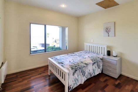 Photo of property in 122 Viewmont Drive, Harbour View, Lower Hutt, 5010