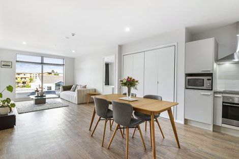 Photo of property in Norfolk Apartments, 305/19 Bute Road, Browns Bay, Auckland, 0630