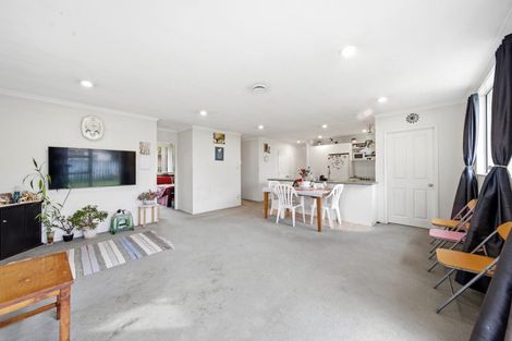 Photo of property in 99c Settlement Road, Papakura, 2110