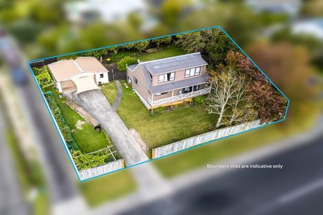Photo of property in 2 Raelene Place, Massey, Auckland, 0614