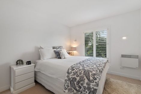 Photo of property in 9 Paraoa Crescent, Omaha, 0986