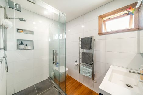 Photo of property in 48 Brook Street, Waterloo, Lower Hutt, 5011