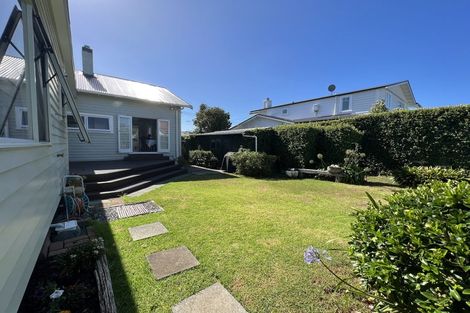 Photo of property in 11 Ocean View Road, Milford, Auckland, 0620