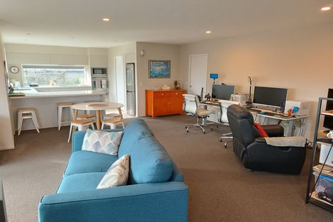 Photo of property in 3a Pipitea Place, Whalers Gate, New Plymouth, 4310