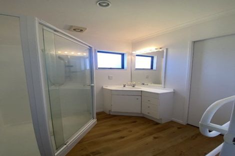 Photo of property in 6 Bury Grove, Strathmore Park, Wellington, 6022