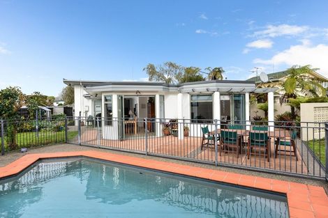 Photo of property in 37 Glen Lynne Avenue, Queenwood, Hamilton, 3210