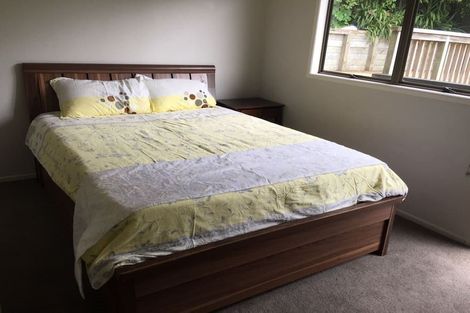 Photo of property in 84 Ayton Drive, Totara Vale, Auckland, 0629