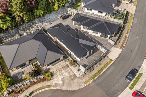 Photo of property in 8a Frederick Place, Whalers Gate, New Plymouth, 4310