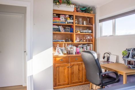 Photo of property in 2/49 Archers Road, Hillcrest, Auckland, 0629