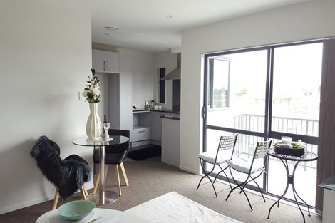 Photo of property in 2/46 Hollowout Street, Takanini, 2112