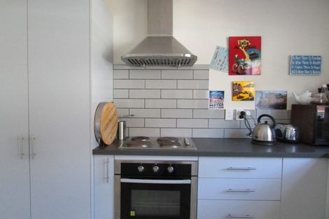 Photo of property in 2 Hawkhurst Road, Lyttelton, 8082