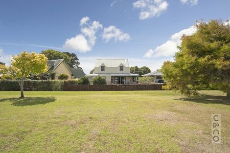 Photo of property in 18 Tapu Road, Huapai, Kumeu, 0810