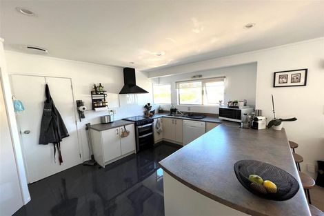 Photo of property in 2/287 Vipond Road, Stanmore Bay, Whangaparaoa, 0932