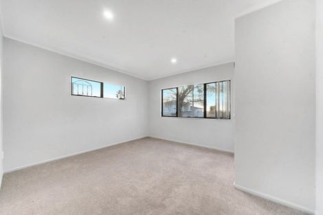 Photo of property in 1/14 Santa Monica Place, Goodwood Heights, Auckland, 2105