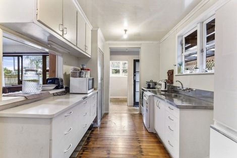 Photo of property in 33 Taikata Road, Te Atatu Peninsula, Auckland, 0610