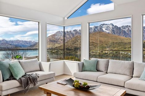Photo of property in 70 Hensman Road, Queenstown, 9300