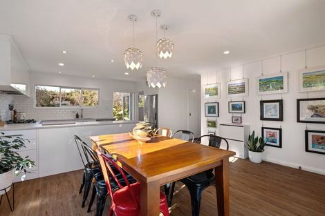 Photo of property in 41 Rosedale Crescent, Cloverlea, Palmerston North, 4412