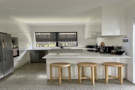 Photo of property in 118a Kervil Avenue, Te Atatu Peninsula, Auckland, 0610