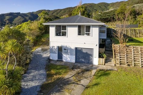 Photo of property in 16 Tyrone Grove, Wainuiomata, Lower Hutt, 5014